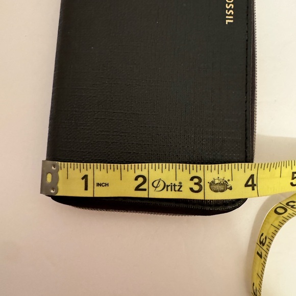Fossil Leather Zip Around Accordion Wallet Black - Picture 10 of 10